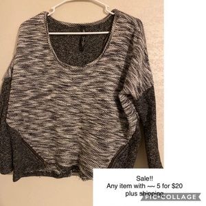 ~~ Jessica Simpson Sweater size M